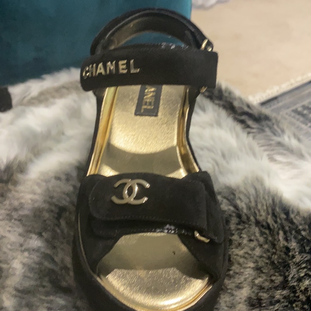 Chanel Sandals!! Sold Out in Asia Pacific!!! - Picture 6 of 7